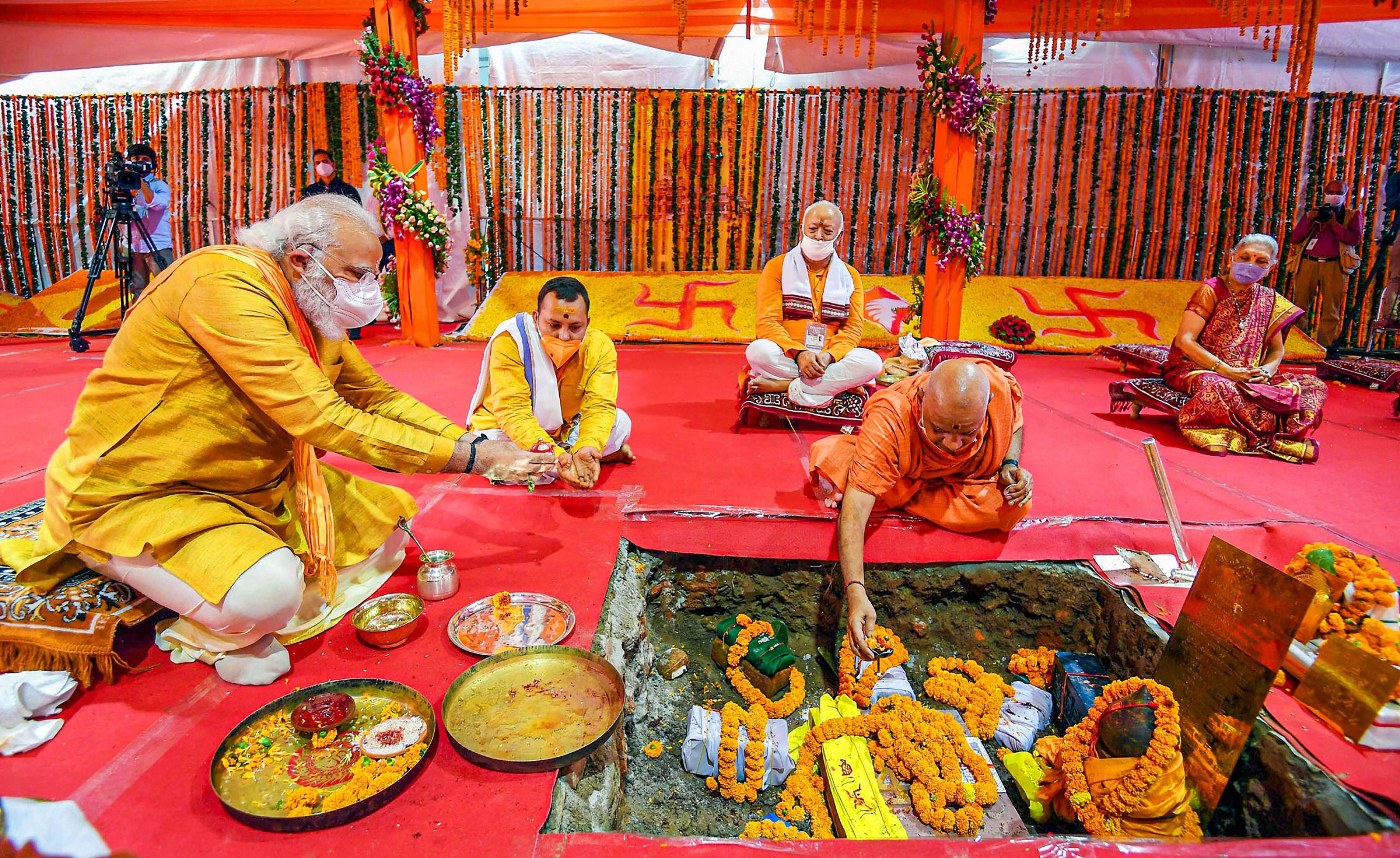 Kashi & Ayodhya: Separated By Distance, United By Faith - puzg5k4